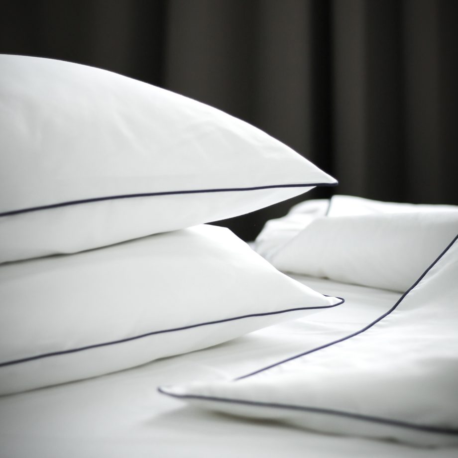 Фото 4 - Белое постельное белье 500TC с цветным кантом по периметру.